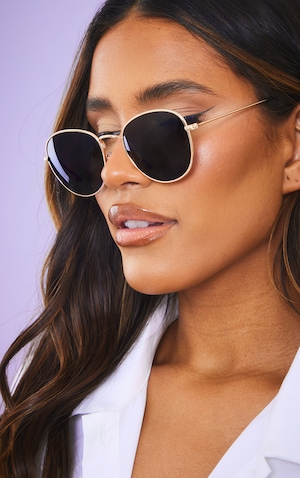 Black Dangly Chain Detail Round Frame Sunglasses | PrettyLittleThing