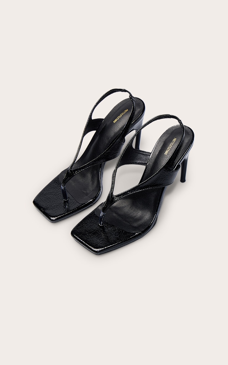 Sandales style tongs carrées crêpées noires à talon image 5