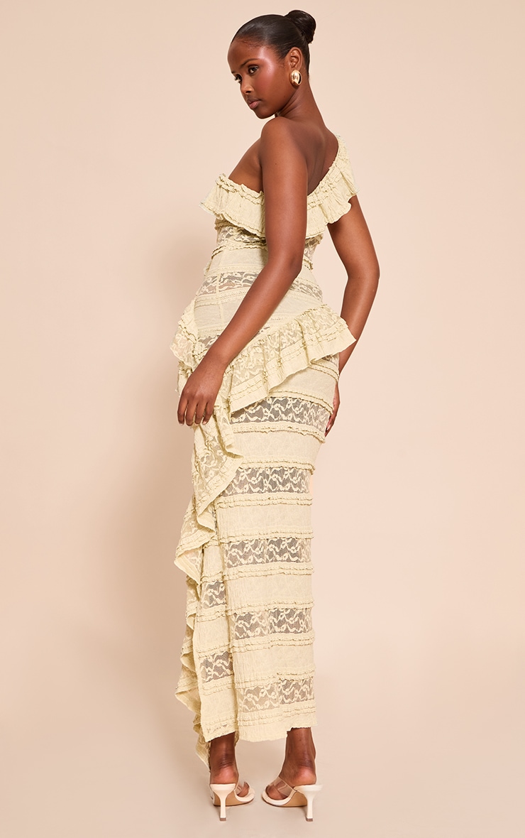 Robe longue en dentelle sauge à épaule unique et volants image 2