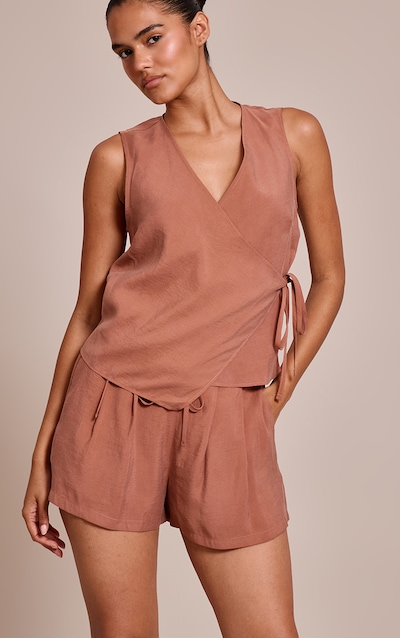 Chestnut Woven Pleated Shorts
