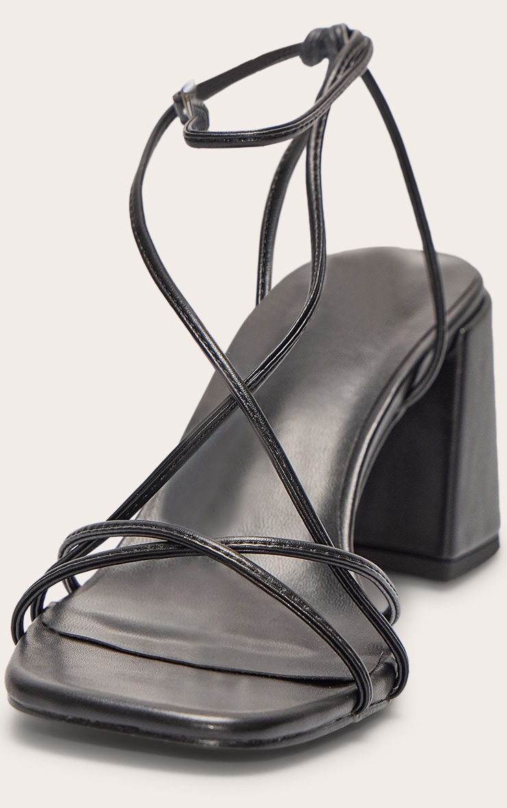 Sandales rondes en PU noir à talon carré moyen et brides fines image 4