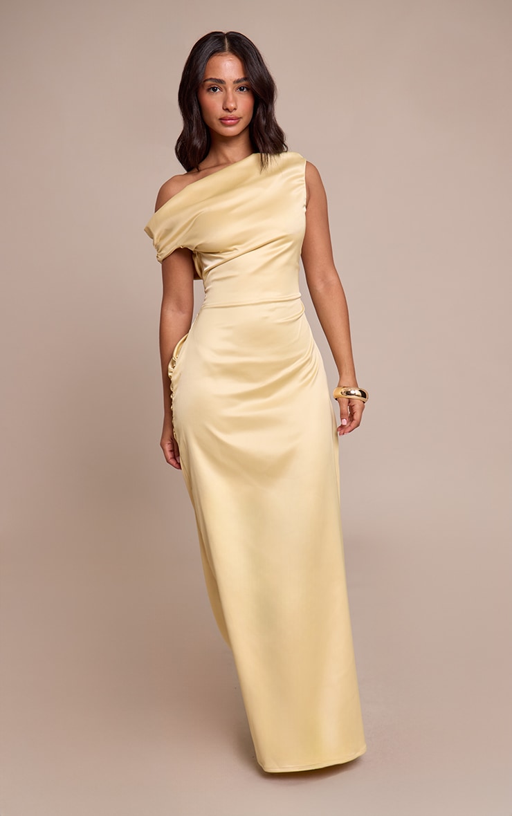 Petite Robe longue asymétrique satinée jaune beurre froncée image 3