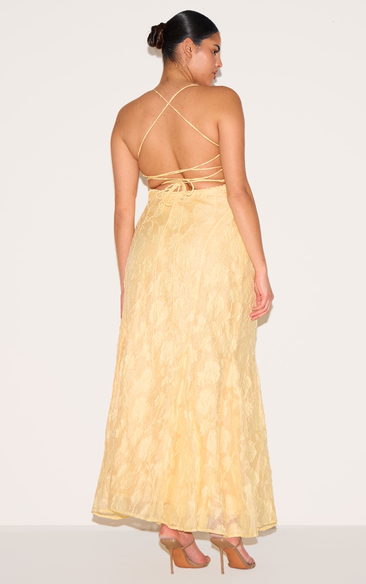 Plus Robe longue texturée jaune citron à dos lacé image 2