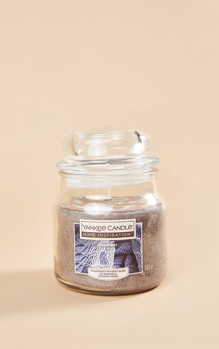 Yankee Candle Home Inspiration Medium Jar Cosy Up PrettyLittleThing
