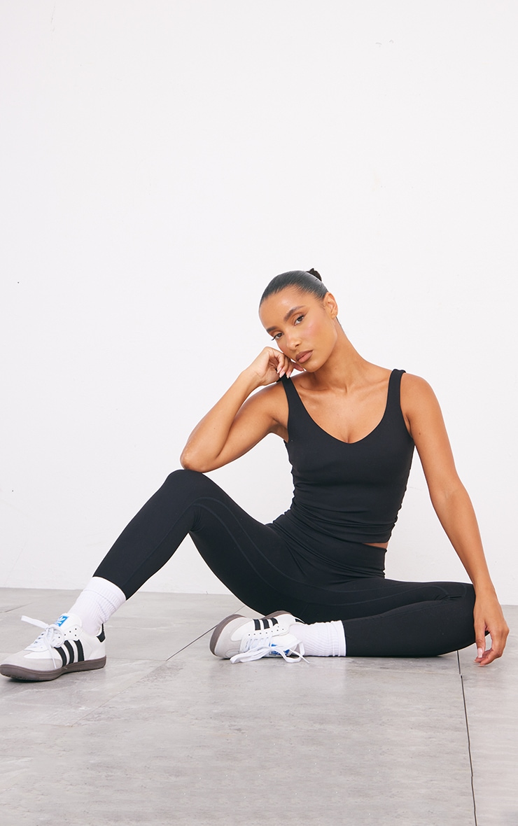 Black Ultimate Sculpt Longline Padded Sports Vest image 3