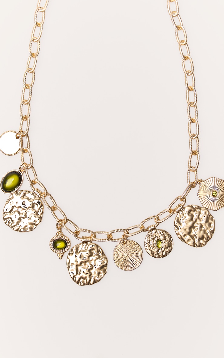 Collier doré à pendentif martelé en disque image 3