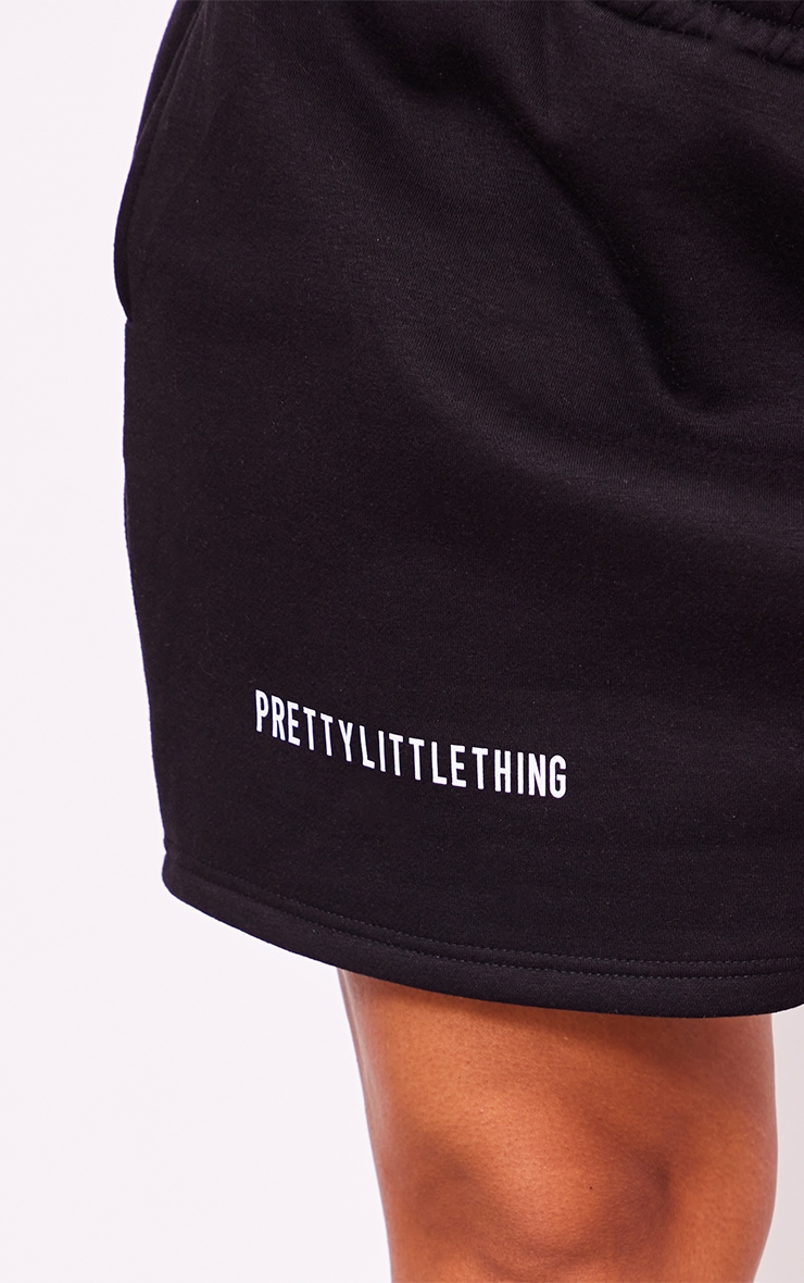 PRETTYLITTLETHING Plus Black Printed Pocket Sweat Shorts image 5