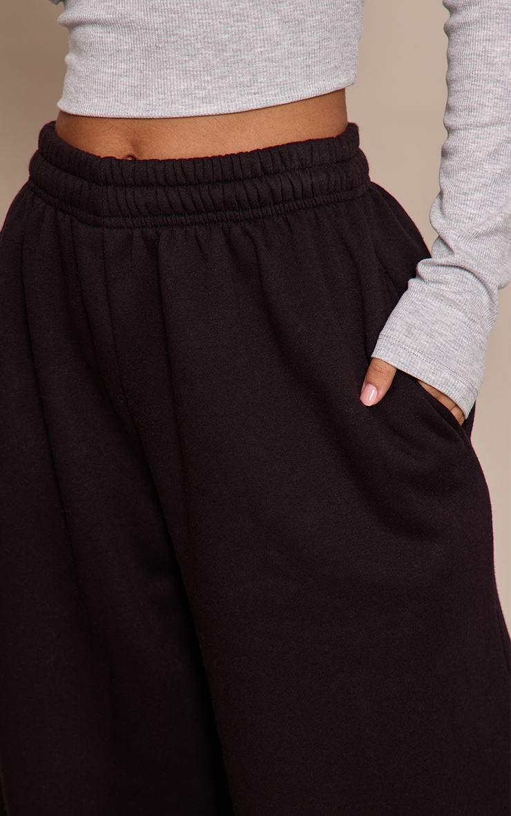Petite Black Super Wide Leg Elasticated Waist Sweatpants image 4