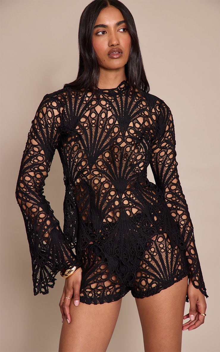 Mini short en dentelle noire fleurie image 4