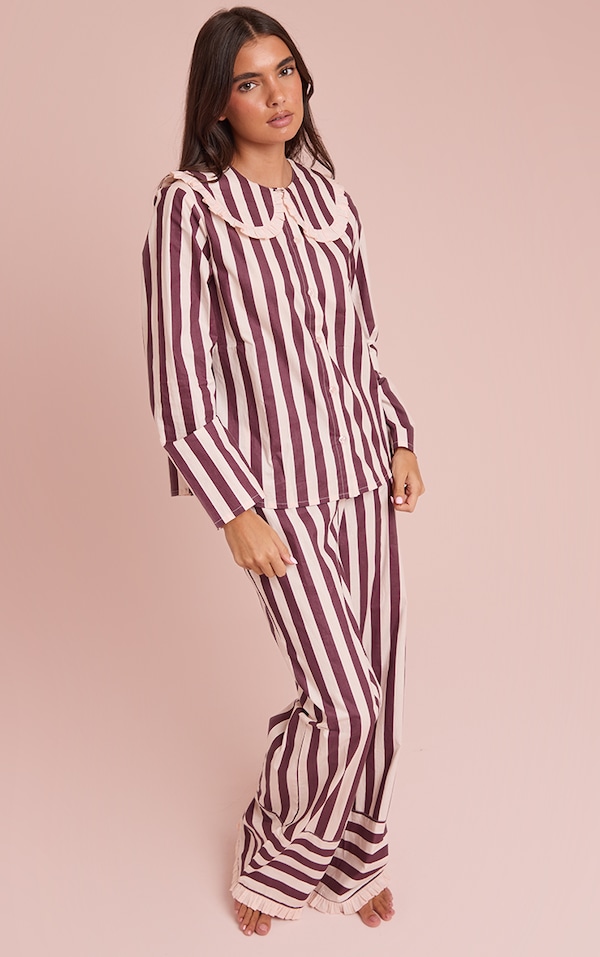 Pyjama bordeaux à rayures avec col ouvert et pantalon large