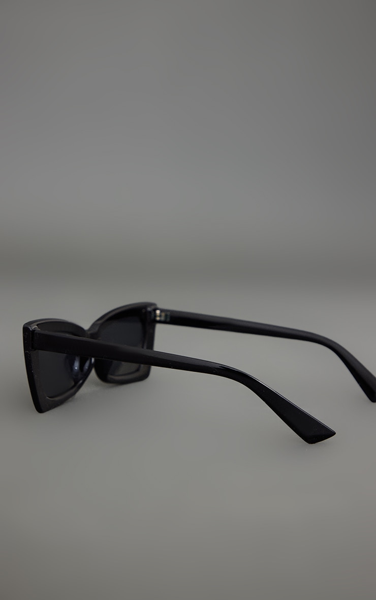 Black Chunky Flared Cat Eye Sunglasses image 3