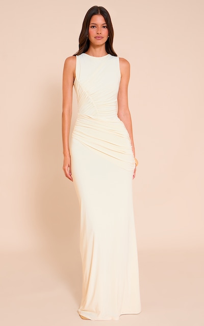 Robe longue douce doublée amande très froncée