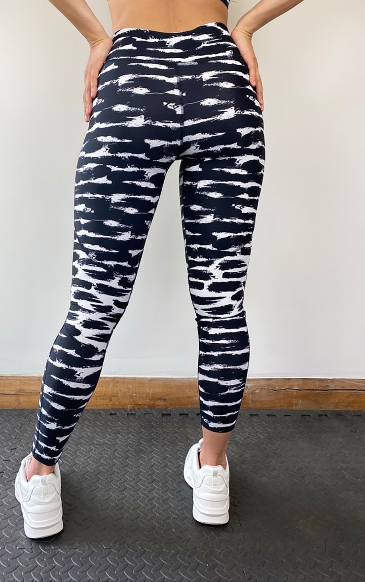 Black Tie Dye Gym Leggings image 3