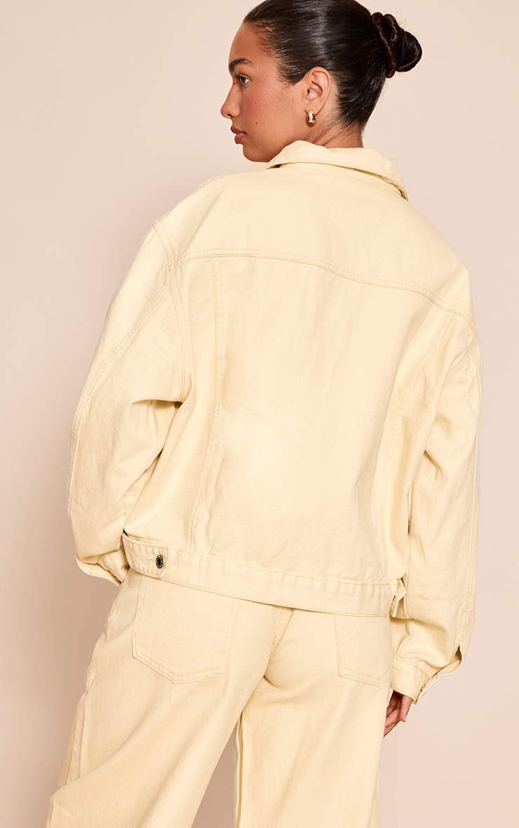 Veste oversize classique en jean crème au beurre image 2