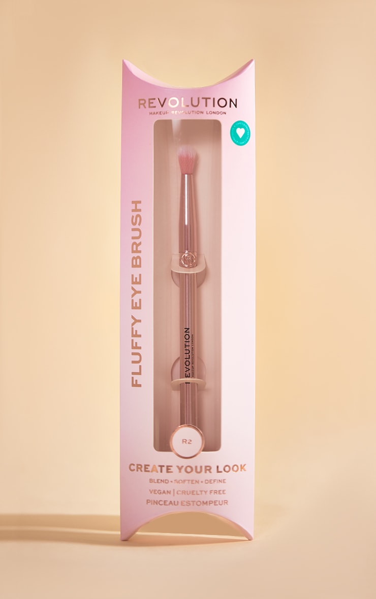 Makeup Revolution Create Fluffy Eye Brush R2 image 2