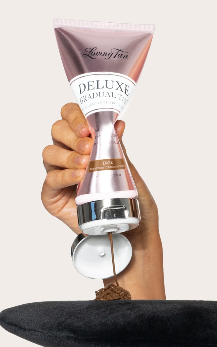 Loving Tan Deluxe Gradual Tan Dark 150ml image 3