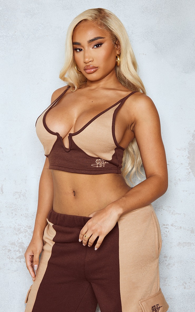 PRETTYLITTLETHING Shape Chocolate Halterneck Contrast Crop Top