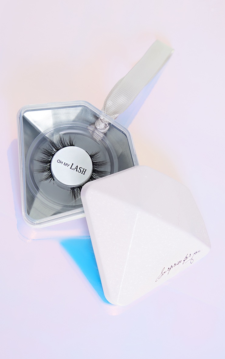 Oh My Lash Christmas Bauble
