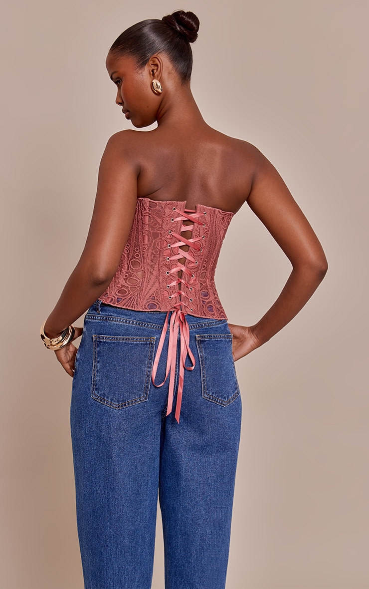 Corset en dentelle texturée vieux rose transparente fleurie image 2