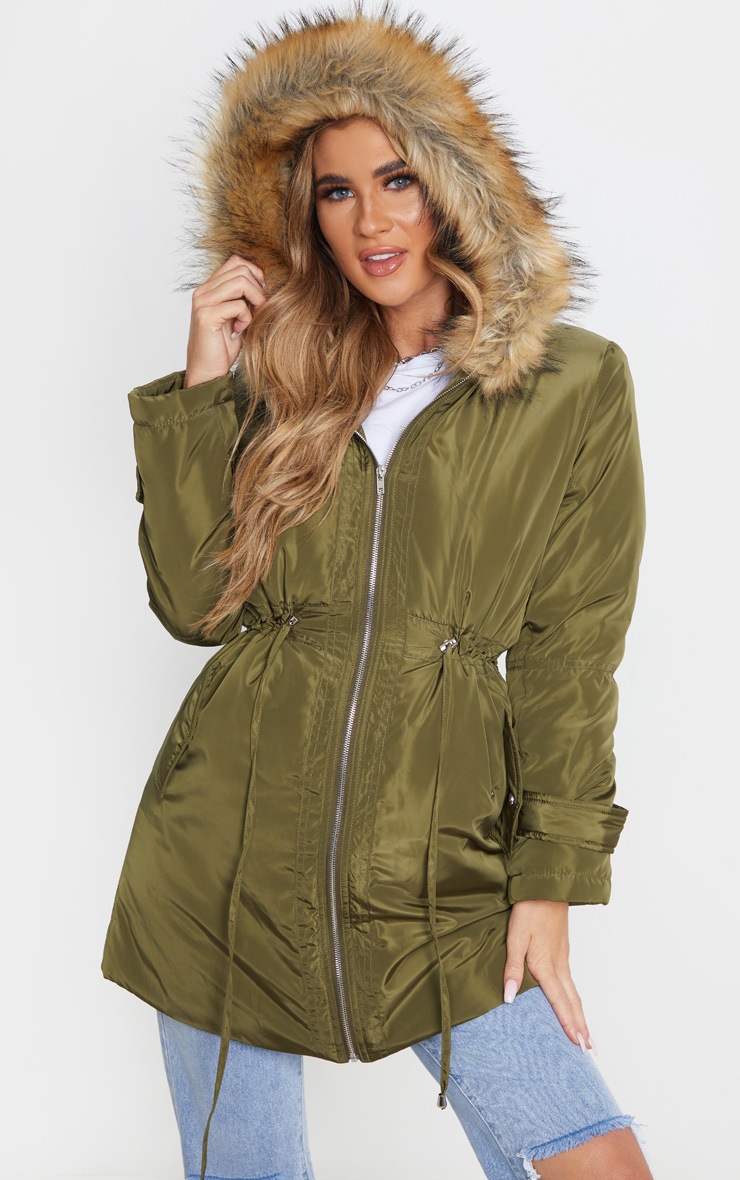 Parka kaki à capuche bordée de fausse fourrure