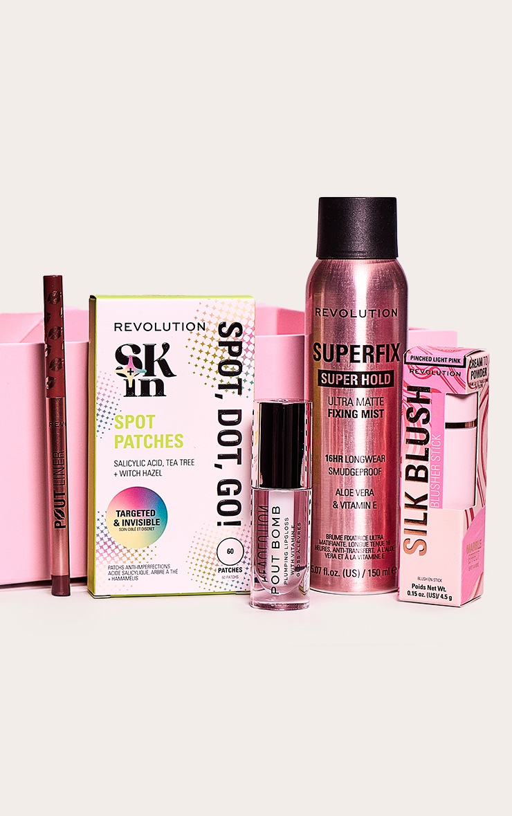 PRETTYLITTLETHING X Revolution Coffret d'essentiels de beauté image 2