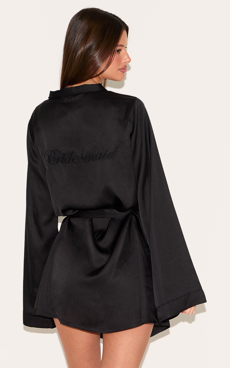 Peignoir satiné noir brodé "Bridesmaid" image 1