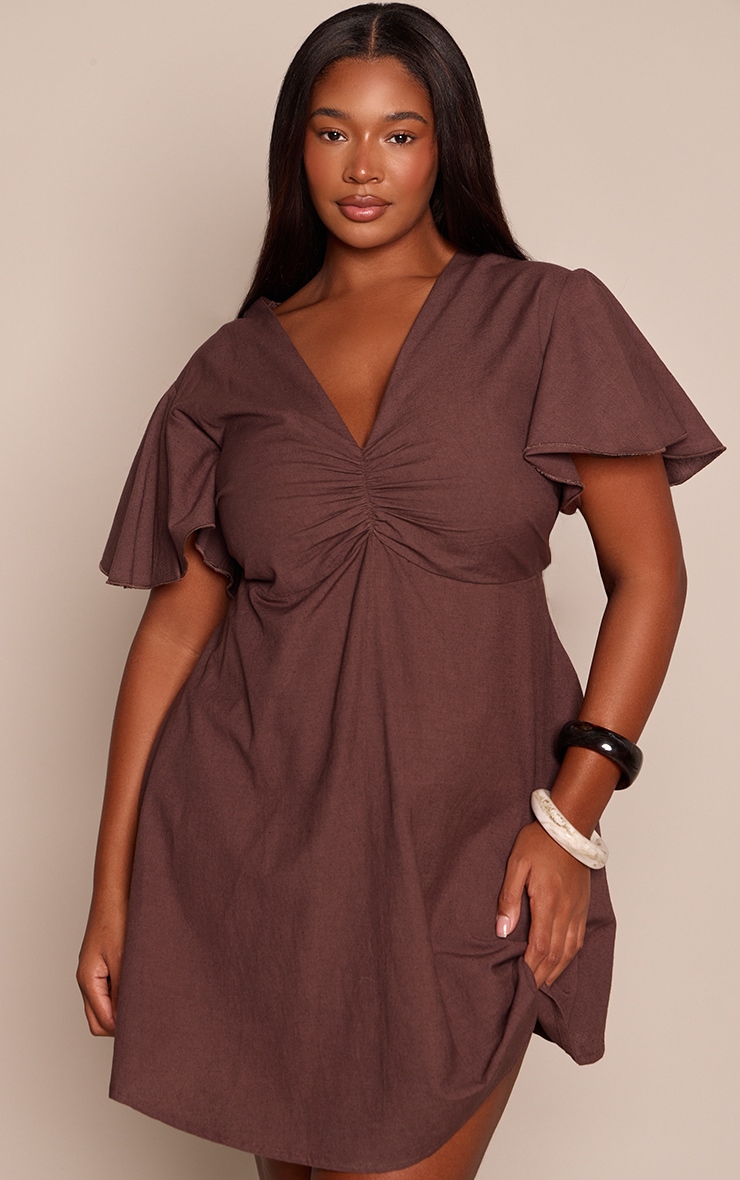 Plus Chocolate Textured Woven Plunge Ruched Short Sleeve Shift Dress