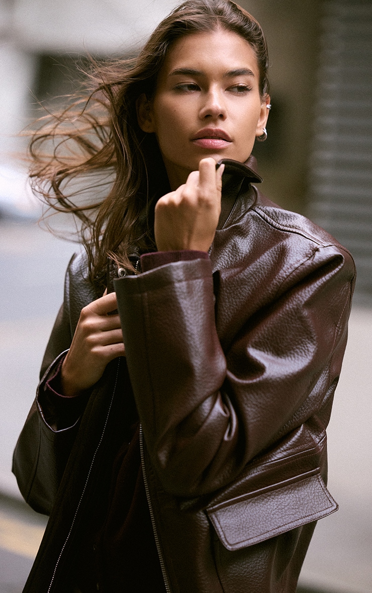Veste oversized en PU couleur chocolat image 4