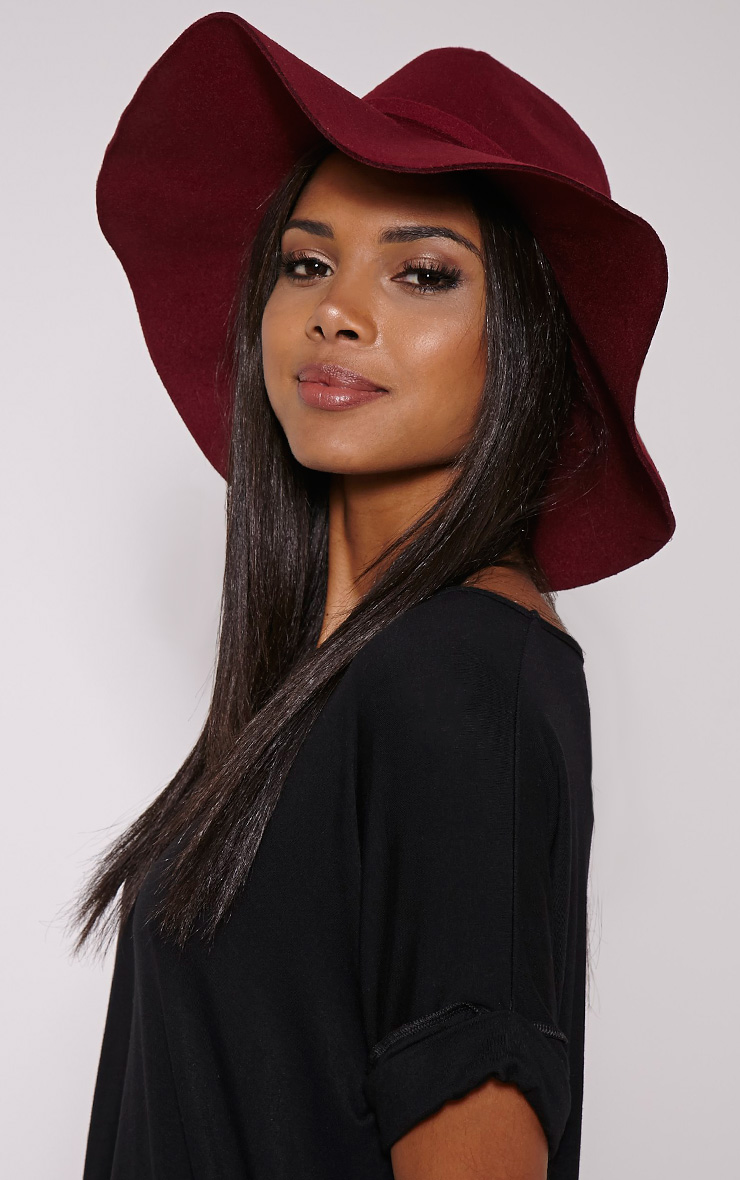Keely Burgundy Floppy Fedora Hat Jumpers PrettyLittleThing