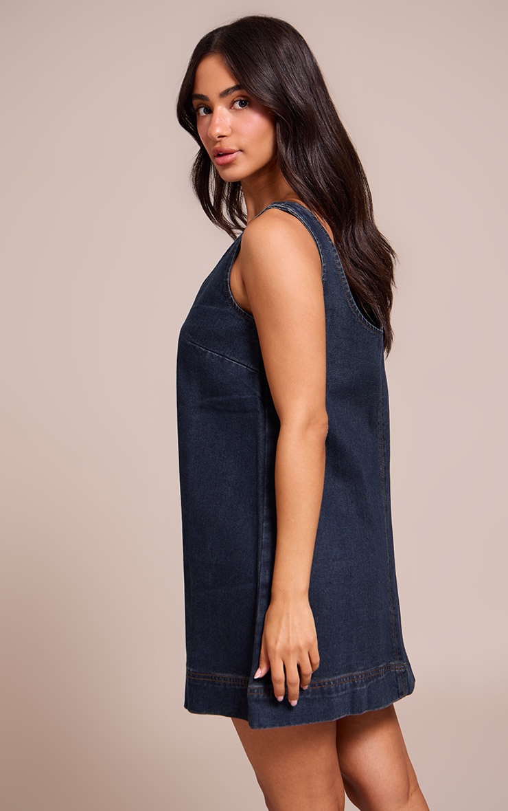Petite Mini robe trapèze en jean indigo sans manches image 2