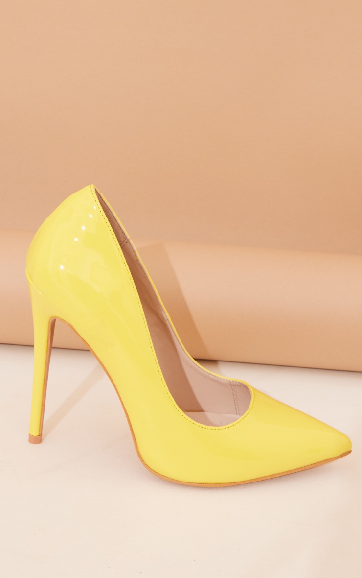 lemon coloured heels