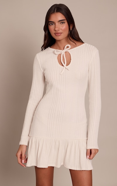 Robe droite côtelée crème à manches longues et découpe goutte d'eau