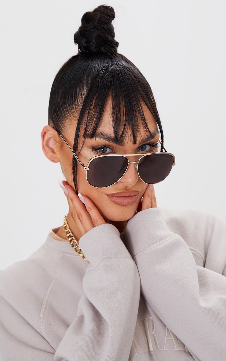 PRETTYLITTLETHING - Lunettes de soleil aviateur noires à monture dorée