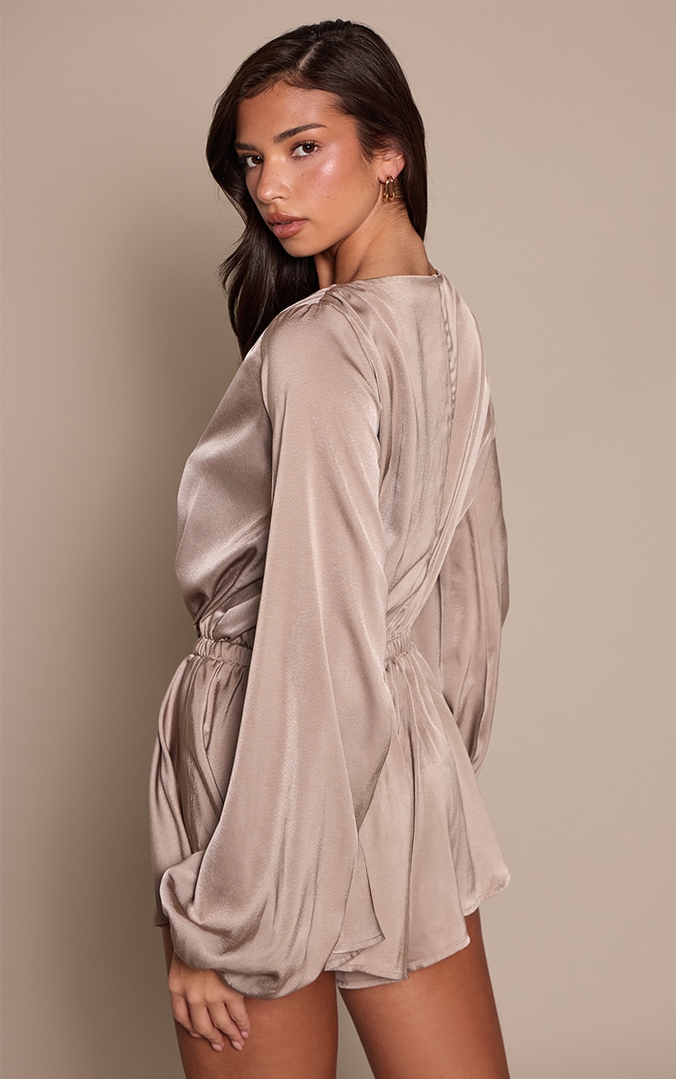 Mushroom Balloon Sleeve Romper image 2