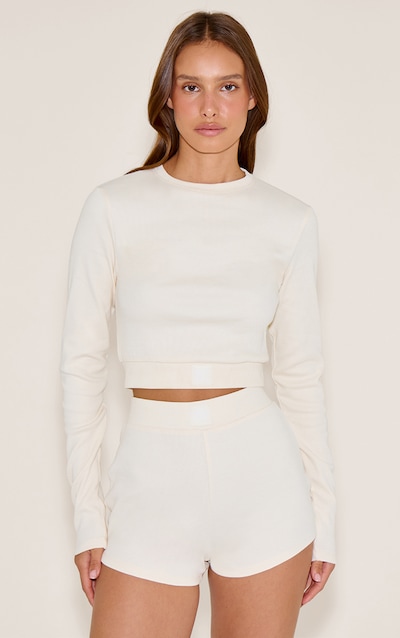 PrettyLittleThing Short de pyjama style boxer tonal crème à emblème satiné