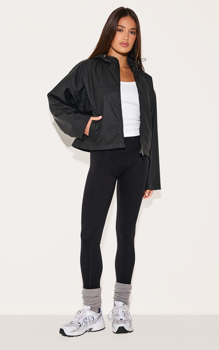 Veste courte noire à capuche image 3