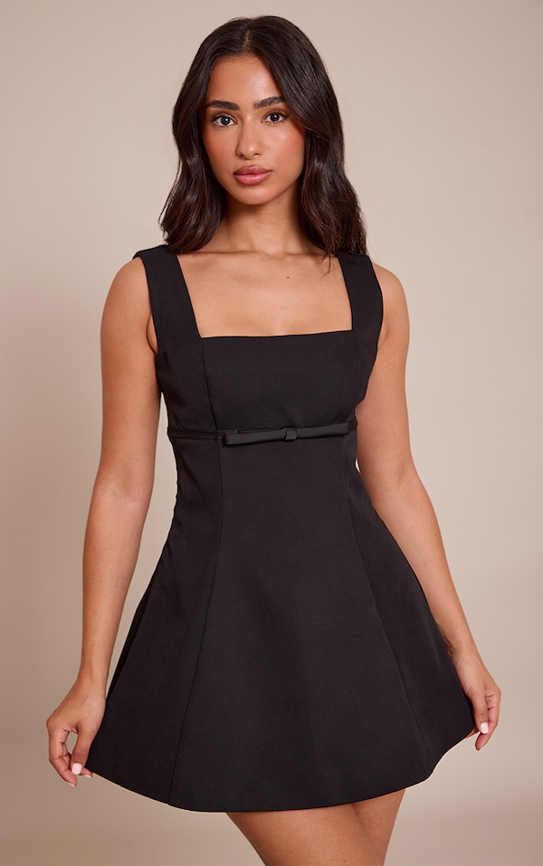 Petite Robe droite tissée deluxe noire à ceinture
