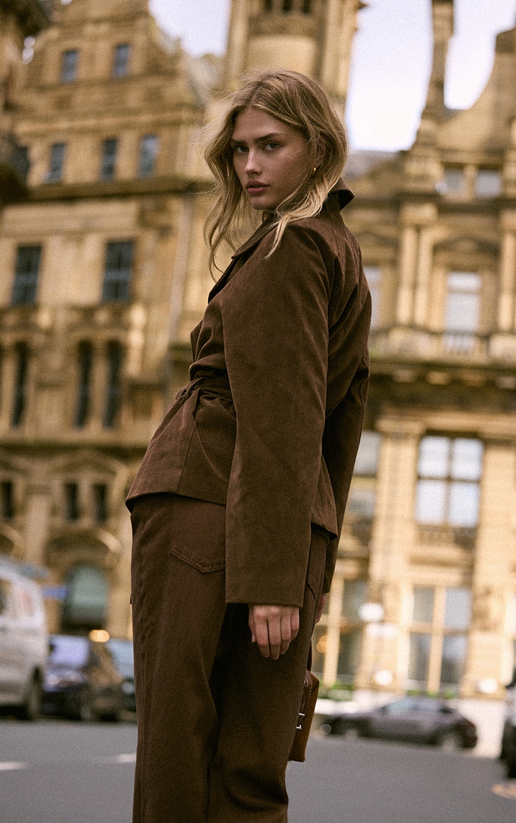 Veste ceinturée en suédine chocolat image 2