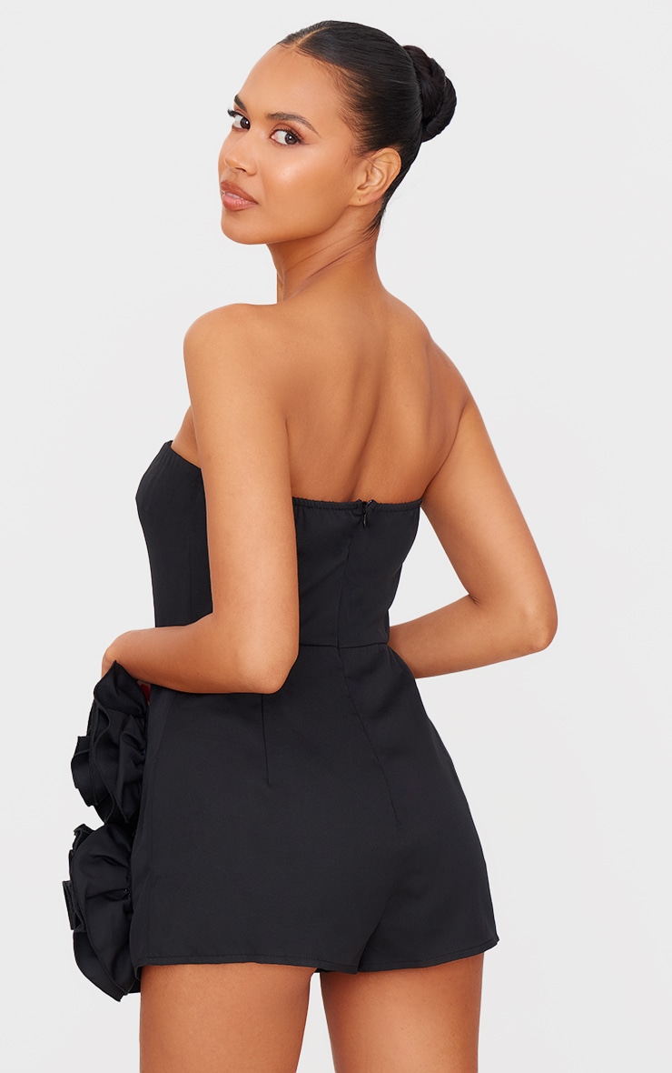 Combishort bustier jupe short noir à détail roses oversize image 2