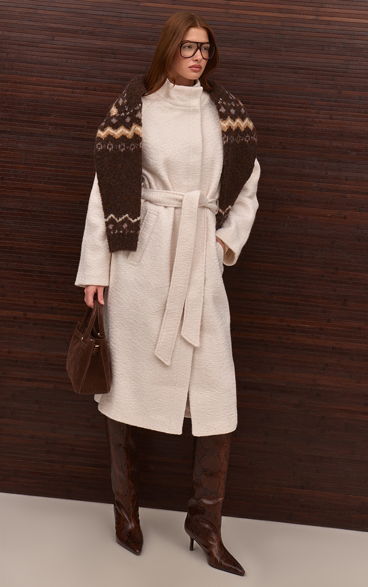 Manteau long en effet laine crème à col montant et taille nouée image 4