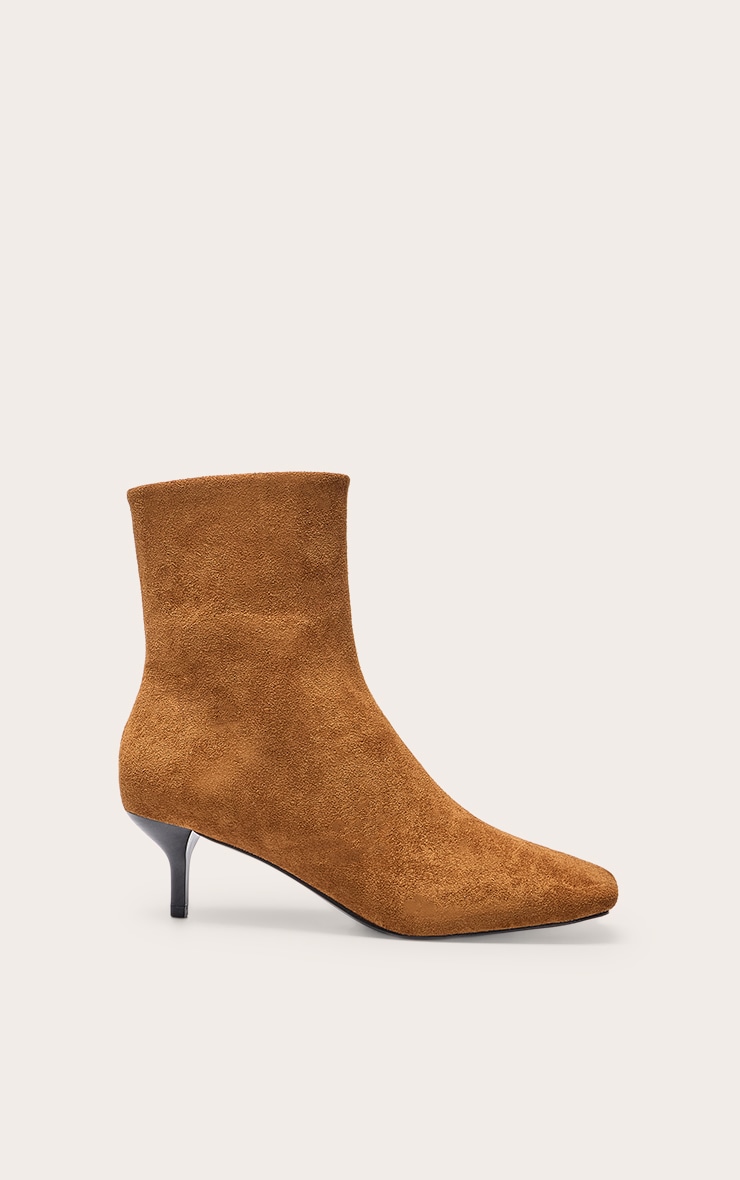 Bottines en suédine marron clair à talon kitten et bouts ciselés image 2