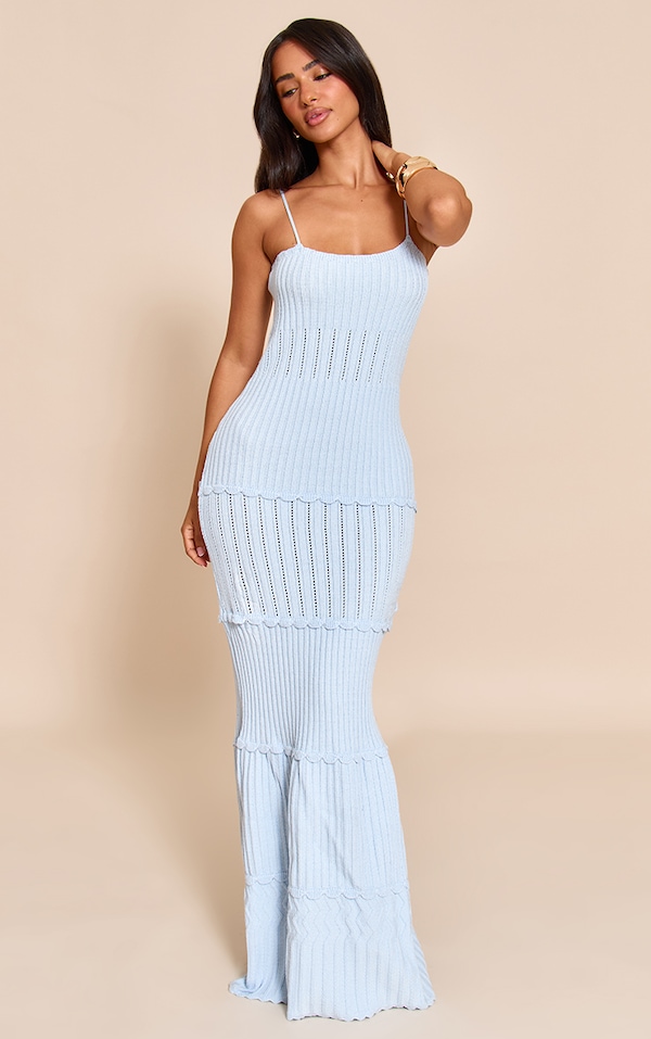 Petite Robe longue en maille tricot bleu ciel à bordures festonnées