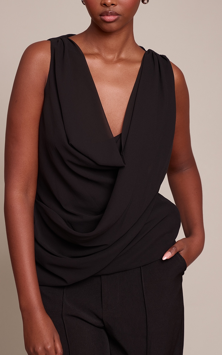 Top drapé en mousseline de soie noire sans manches image 4