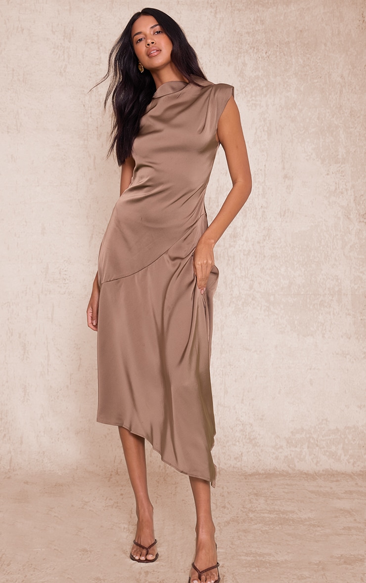 Robe mi-longue satinée taupe à col montant image 1