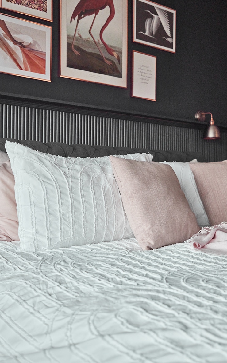White Arch Tufted Double Duvet Set 1