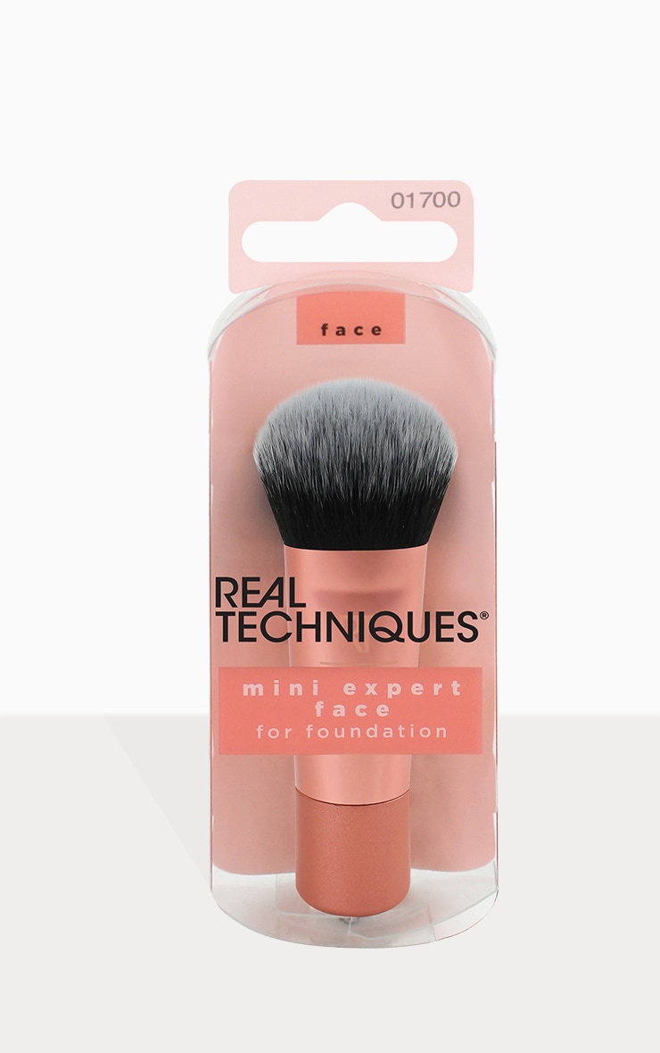 Real Techniques Mini Expert Face Brush PrettyLittleThing CA