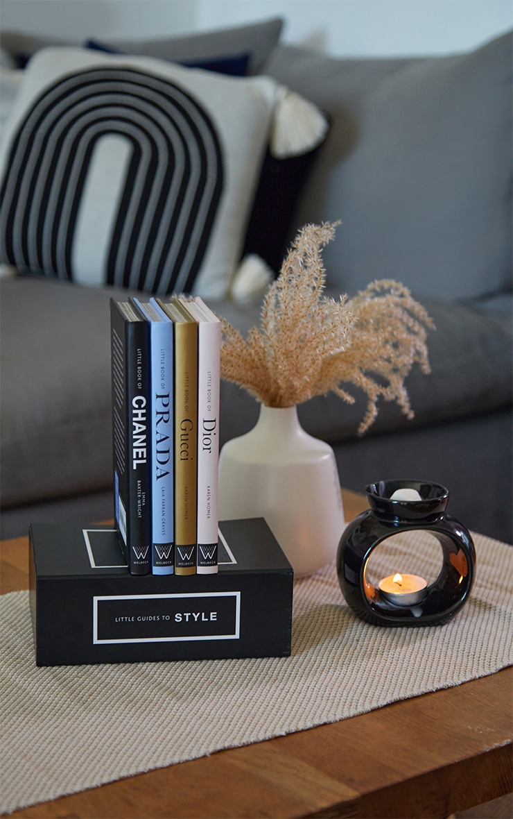 The Little Guides To Style Coffee Table Books PrettyLittleThing QA