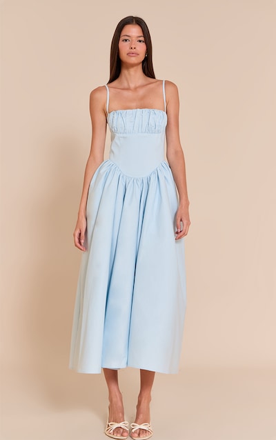 Robe mi-longue style corset bleu clair froncée à bretelles