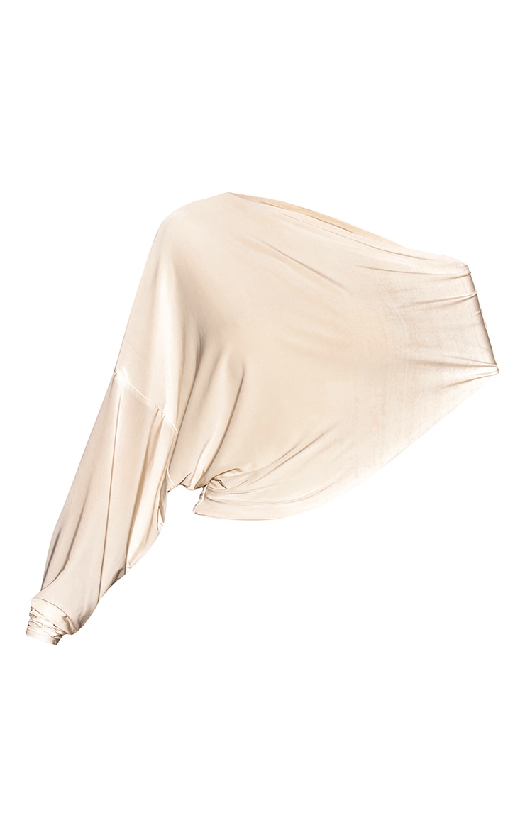 Top ample moulant crème à épaule unique image 5