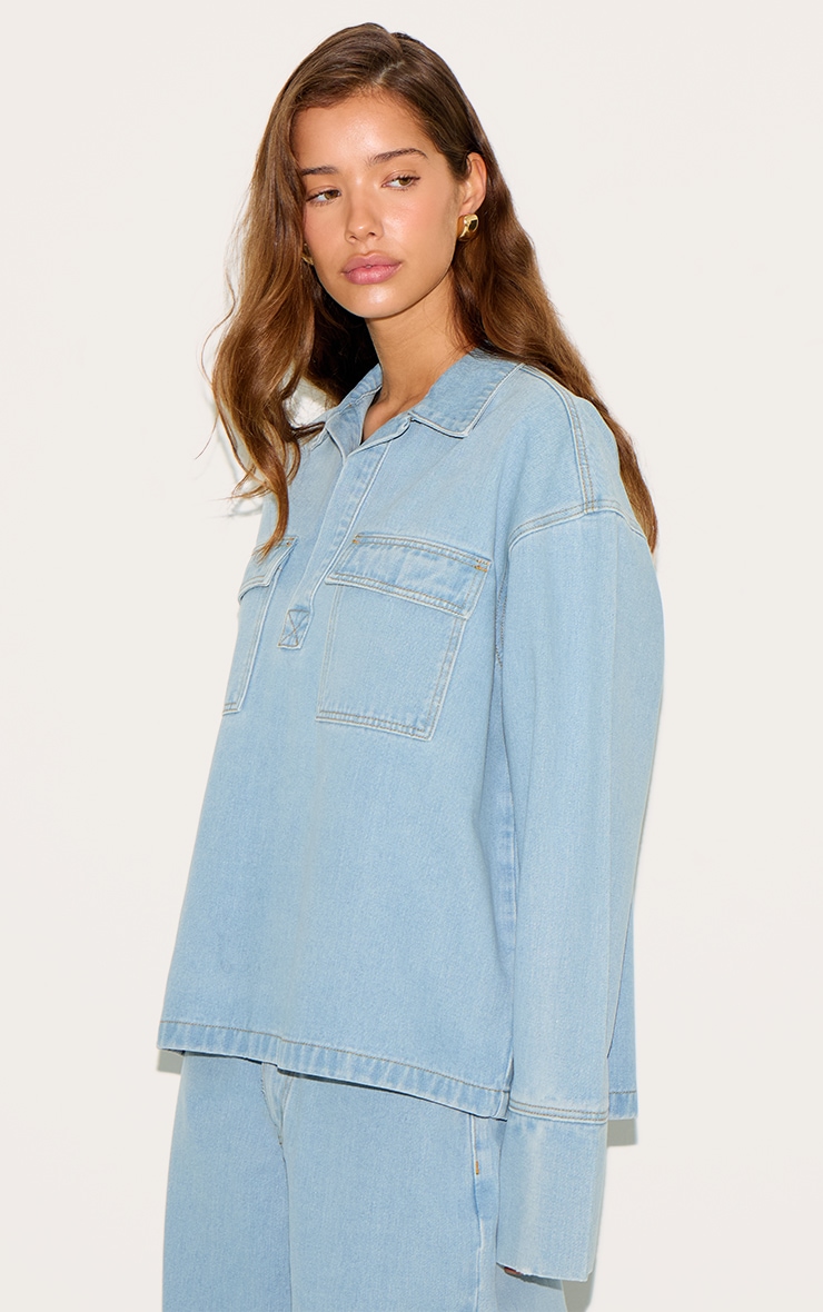 Chemise ample style rugby en jean bleu clair à manches longues image 4